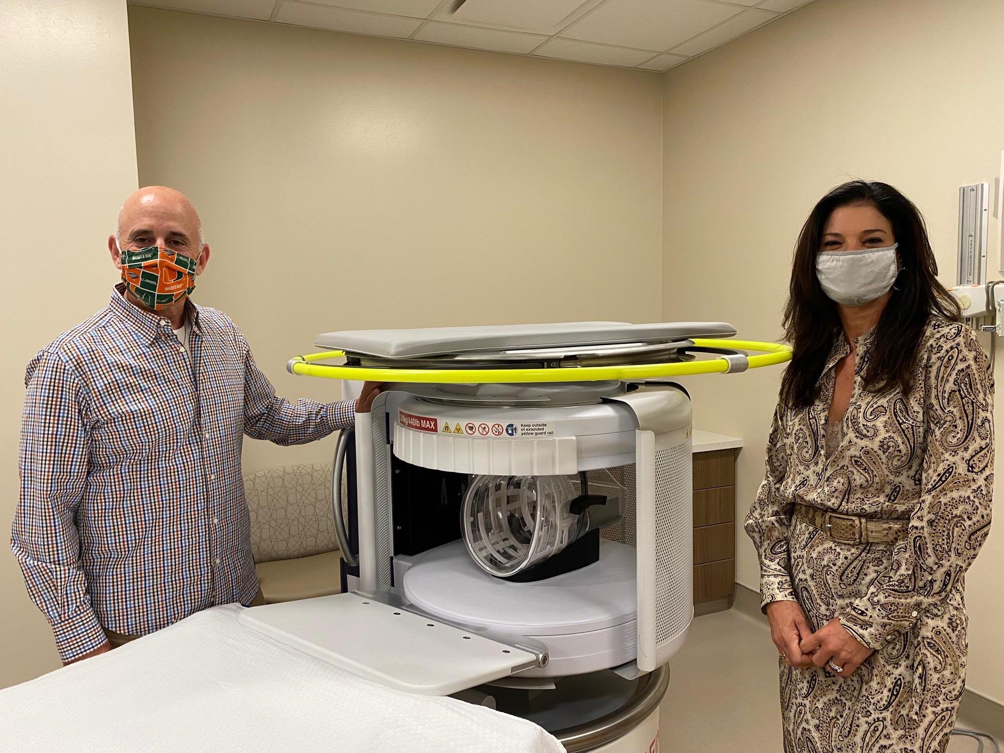 Michael and Dorene Sternklar with portable MRI system at VBMC