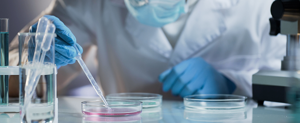Lab services pathologist doing a test