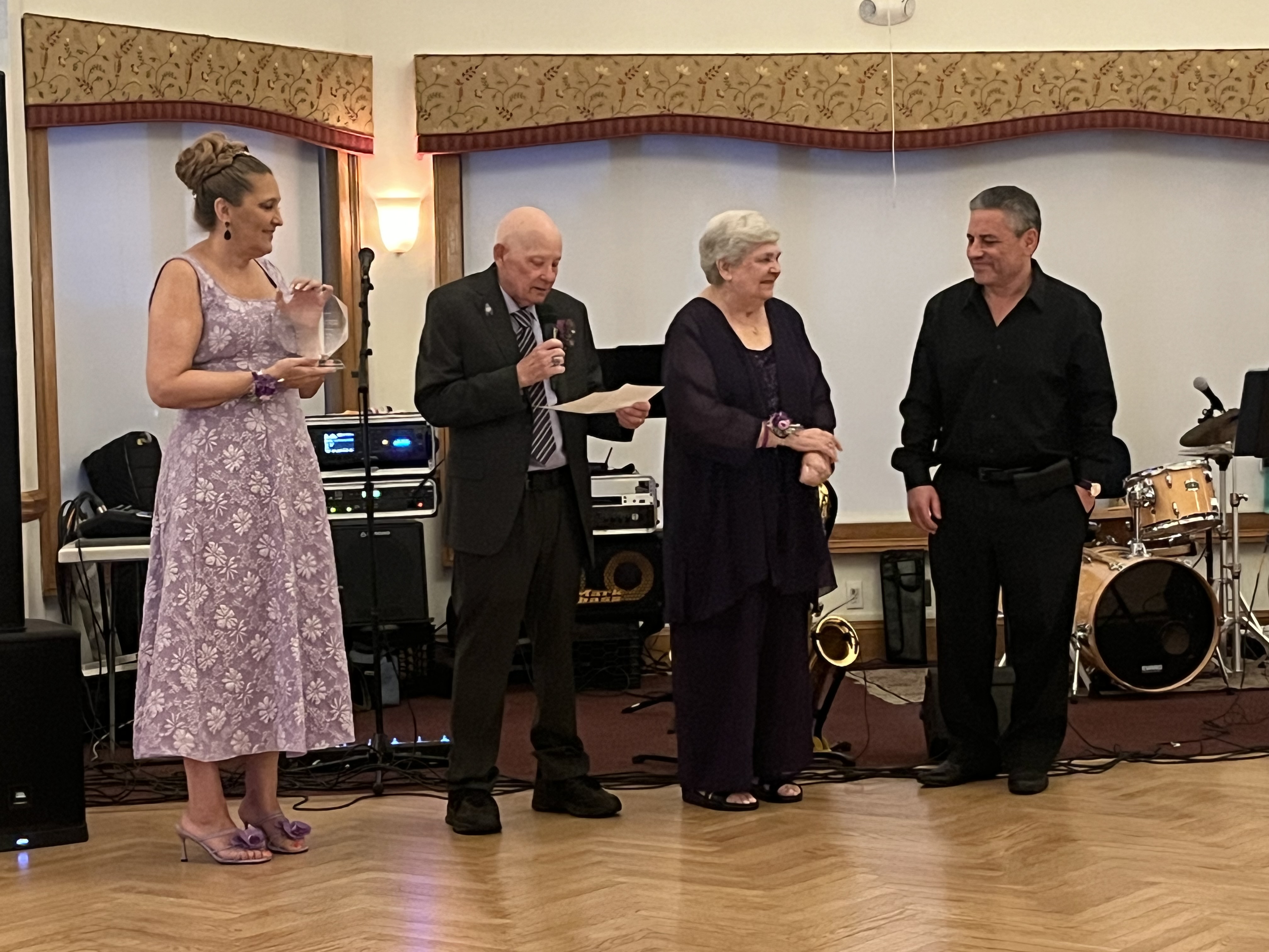 Pauline and Mark Schlegel recognized Dr. Richard Frank, medical oncologist at Norwalk Hospital Whittingham Cancer Center, at the event to celebrate 10 years of Mark surviving pancreatic cancer.