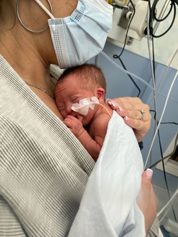 Michaelas Story -skin-to-skin cuddles