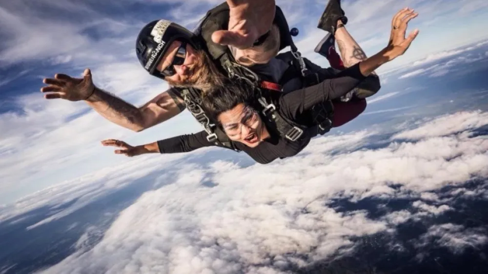 Hero Dr Rosemary Gomes Skydiving 2022