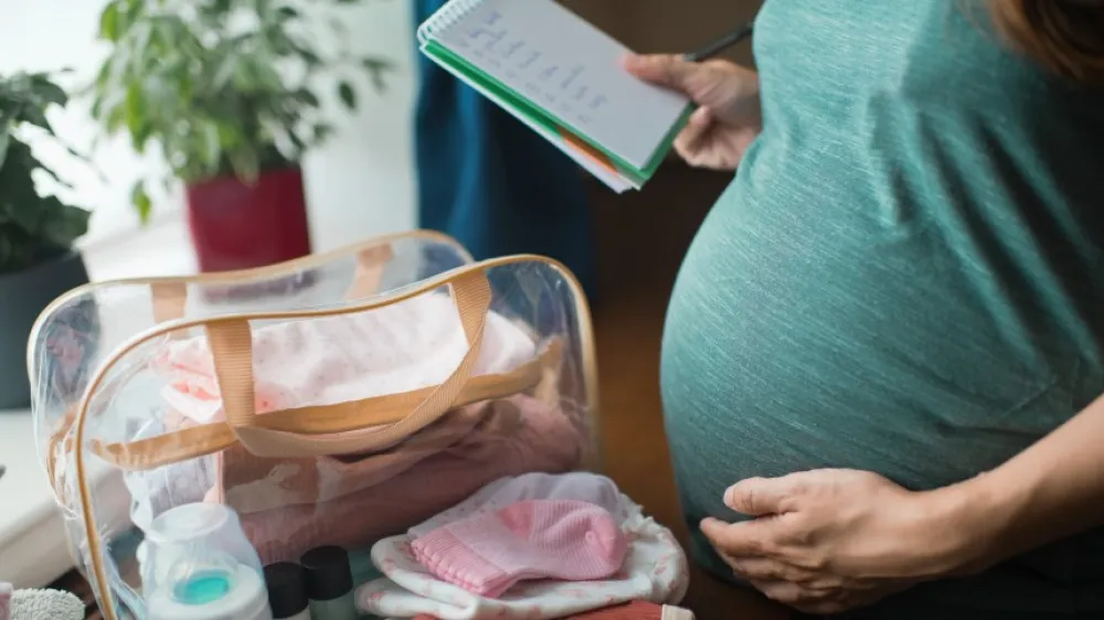 Hero What To Pack In Your Maternity Bag