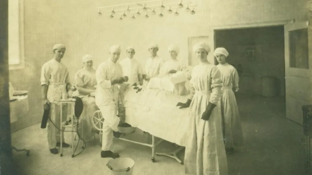 RESIZED OR Surgery 1913